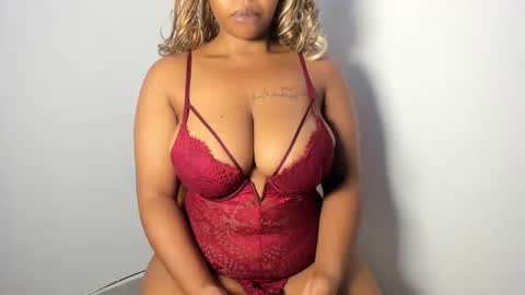 Snapshot of blueyivy chatting on May 2026 08:22:02 AM Babygirl online show from May 2026 08:22:02 AM
