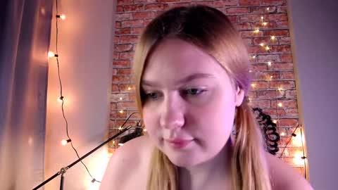 Ellie3 online show from December 2024 04:31:01 PM