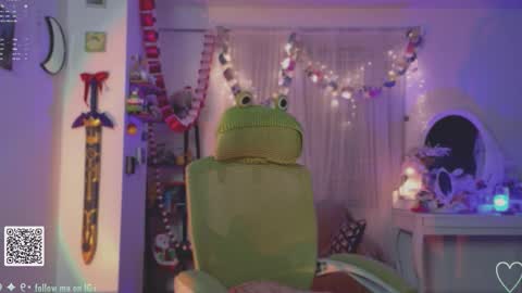 Snapshot of blushing_nymph chatting on November 2025 02:14:02 AM Im Nym Justa nymph on twitter and IG online show from November 2025 02:14:02 AM