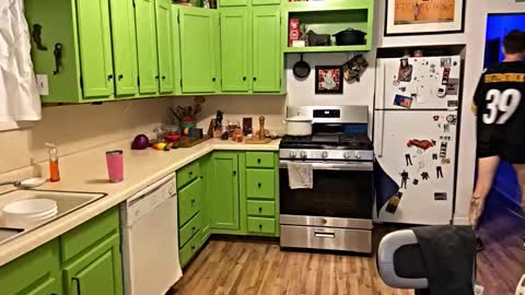 Snapshot of bnczuperzexy chatting on December 2025 04:53:01 AM ZuperZexyZounds online show from December 2025 04:53:01 AM