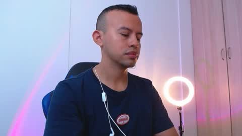 Damian Your favorite boy Bottom online show from February 2026 11:31:02 AM