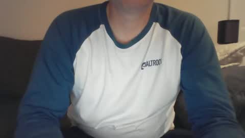 Snapshot of bobby_113 chatting on January 2025 01:53:02 AM bobby_113 online show from January 2025 01:53:02 AM