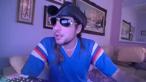 Snapshot of bobbyandsadie chatting on January 2026 06:29:01 AM Bobby and Sadie online show from January 2026 06:29:01 AM