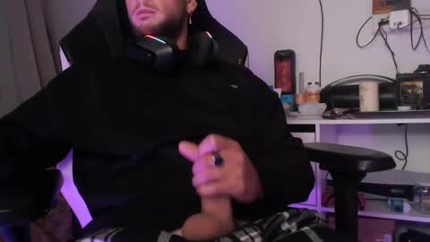 Snapshot of bodyking69 chatting on January 2025 06:32:01 PM bodyking69 online show from January 2025 06:32:01 PM