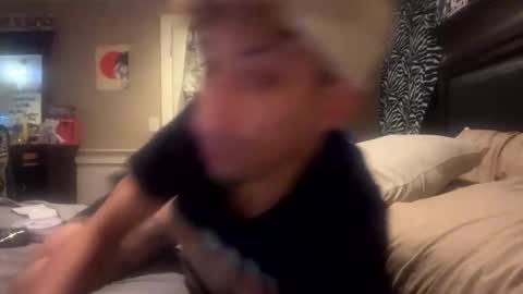 Snapshot of bodyyattiyatti chatting on October 2025 09:37:01 AM Sailorartemis online show from October 2025 09:37:01 AM