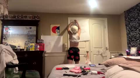 Snapshot of bodyyattiyatti chatting on October 2025 08:51:01 PM Sailorartemis online show from October 2025 08:51:01 PM