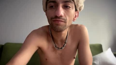 Snapshot of bodyyattiyatti chatting on May 2026 03:17:01 PM Sailorartemis online show from May 2026 03:17:01 PM
