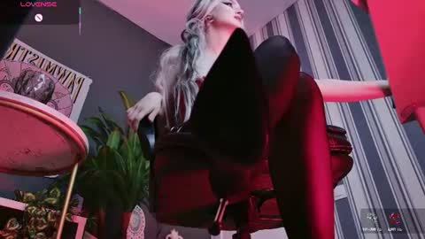 Your Mistress Bella online show from July 2026 10:05:01 PM