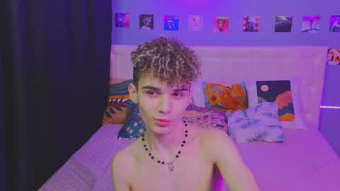 Snapshot of boicute chatting on February 2025 01:02:02 AM ALEXPVT IS OPEN online show from February 2025 01:02:02 AM