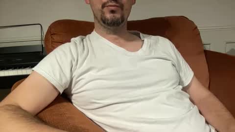 Snapshot of boludopeludo chatting on October 2025 02:37:02 AM edilsonrd online show from October 2025 02:37:02 AM