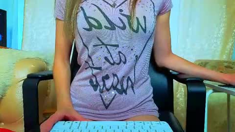 Mia online show from May 2026 03:11:02 AM