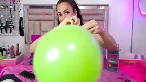 bombom_lux online show from June 2026 04:37:01 AM
