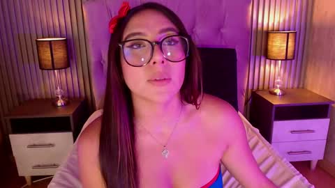 bonnali_lune online show from October 2025 01:22:01 AM