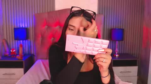 bonnali_lune online show from November 2025 10:43:01 PM