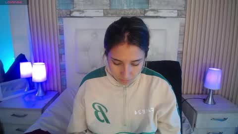 bonnali_lune online show from April 2026 08:40:02 PM