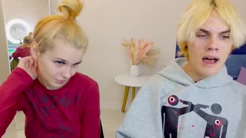 Jessy  Mark online show from September 2025 05:07:01 PM