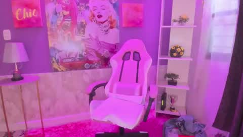 Bonnie online show from December 2024 11:54:01 AM