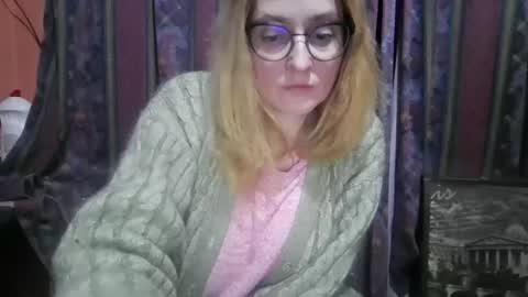 Snapshot of bonnie_fuck_clyde chatting on December 2024 11:26:02 PM Bonnie Fuck Clydes online show from December 2024 11:26:02 PM