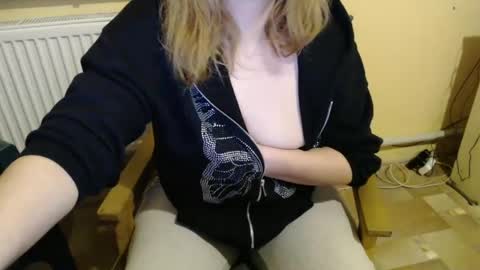 Snapshot of bonnie_fuck_clyde chatting on January 2025 07:48:01 AM Bonnie Fuck Clydes online show from January 2025 07:48:01 AM