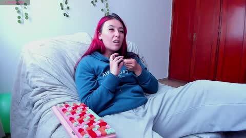 Snapshot of bonnie_moon_ chatting on January 2025 05:32:01 PM Bonnie Help me reach 500 likes online show from January 2025 05:32:01 PM