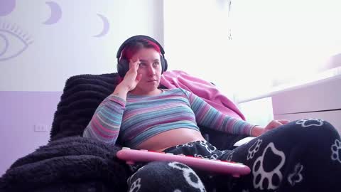 Snapshot of bonnie_moon_ chatting on October 2025 05:43:02 PM Bonnie Help me reach 500 likes online show from October 2025 05:43:02 PM