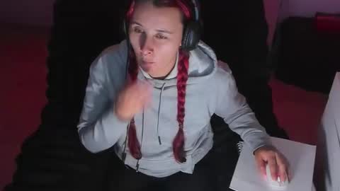 Snapshot of bonnie_moon_ chatting on October 2025 10:31:01 PM Bonnie Help me reach 500 likes online show from October 2025 10:31:01 PM