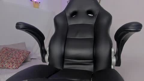   online show from January 2025 02:21:01 PM