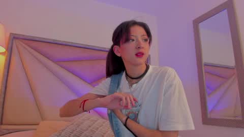 Snapshot of bonniecute_ chatting on May 2026 11:45:02 PM online show from May 2026 11:45:02 PM