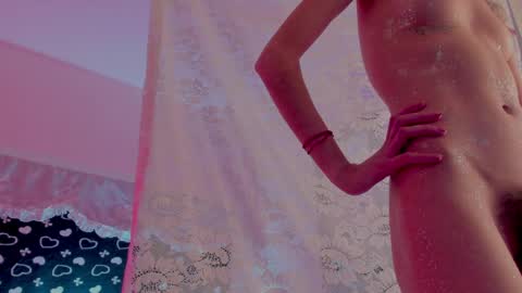 Snapshot of bonniecute_ chatting on May 2026 12:18:01 AM online show from May 2026 12:18:01 AM