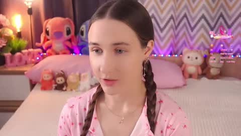 Snapshot of bonniedry chatting on September 2025 01:17:01 AM Emma online show from September 2025 01:17:01 AM