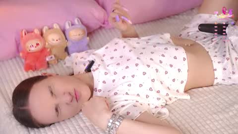 Snapshot of bonniedry chatting on October 2025 01:03:01 AM Emma online show from October 2025 01:03:01 AM