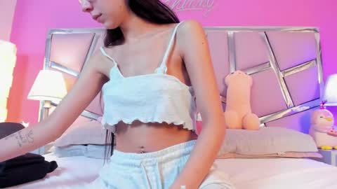 Bonnie  online show from March 2025 02:32:01 PM