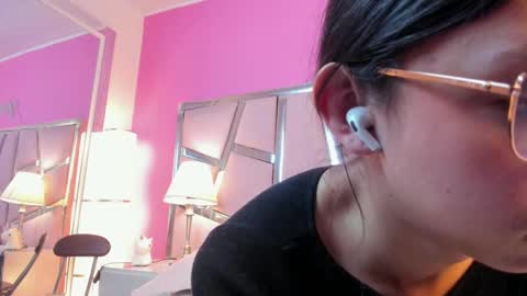 Bonnie  online show from March 2025 04:00:02 PM