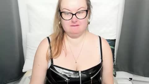 Snapshot of bonnieshining chatting on November 2025 07:11:02 AM Bonnie online show from November 2025 07:11:02 AM