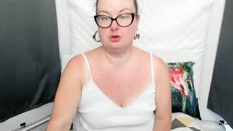 Bonnie online show from June 2026 12:22:01 PM
