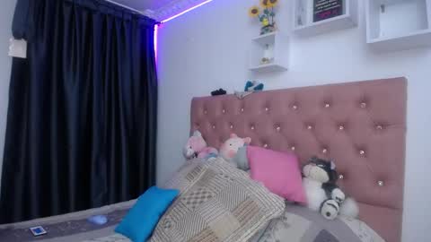 Soffy Brooks Independent model online show from October 2025 06:44:01 AM