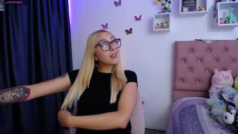 Soffy Brooks Independent model online show from May 2026 03:56:01 AM