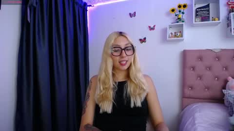 Soffy Brooks Independent model online show from May 2026 04:42:02 AM