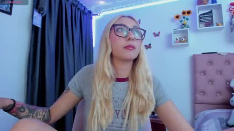 Soffy Brooks Independent model online show from May 2026 03:46:02 AM