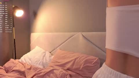 Snapshot of bonnyflower chatting on November 2025 03:56:01 PM Eva online show from November 2025 03:56:01 PM