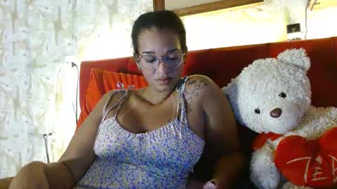 Queen Bon Vivantt online show from February 2025 10:54:01 PM