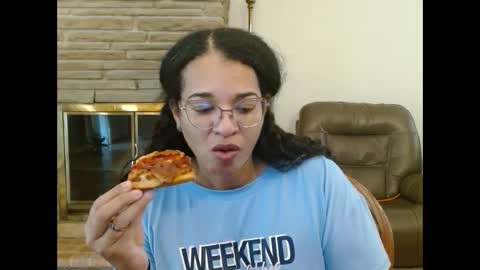 Queen Bon Vivantt online show from September 2025 04:20:01 PM