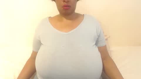 boobyqueen online show from October 2025 06:00:01 AM