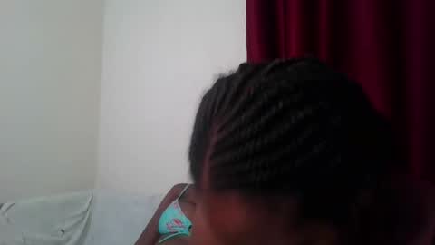 bootie_caramel online show from April 2026 06:42:02 PM