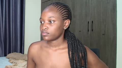 Snapshot of booty_queen001 chatting on March 2025 12:18:01 AM Heather online show from March 2025 12:18:01 AM