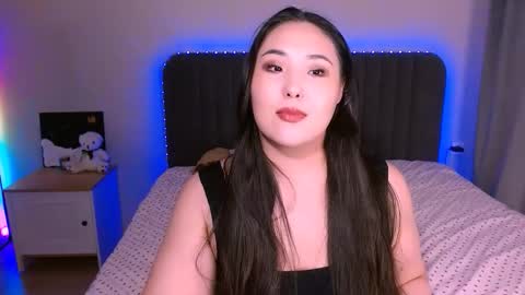 Snapshot of bootylecious_ chatting on February 2026 11:14:02 PM Mona online show from February 2026 11:14:02 PM