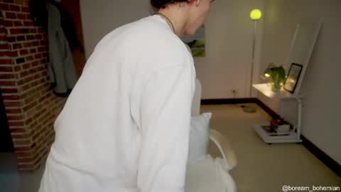 Snapshot of boream_ chatting on October 2025 12:04:02 PM Bream online show from October 2025 12:04:02 PM