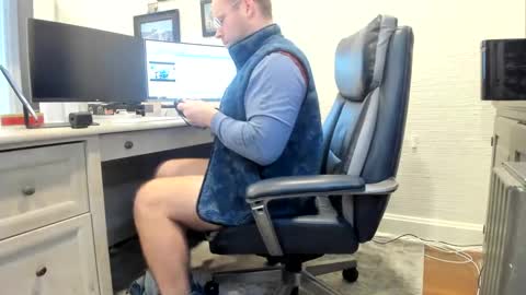 Snapshot of boredhorndog chatting on December 2024 05:04:02 PM Boredhorndog online show from December 2024 05:04:02 PM