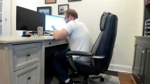 Snapshot of boredhorndog chatting on January 2025 04:41:01 PM Boredhorndog online show from January 2025 04:41:01 PM