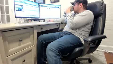 Snapshot of boredhorndog chatting on February 2025 11:24:01 PM Boredhorndog online show from February 2025 11:24:01 PM